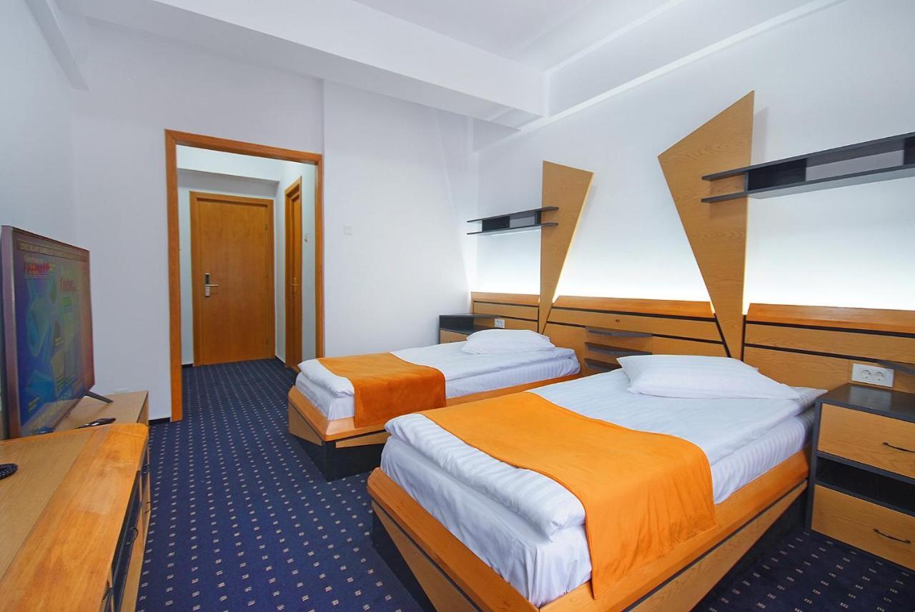 Complex Panoramic Hotel สลานิก-มอลโดวา ภายนอก รูปภาพ