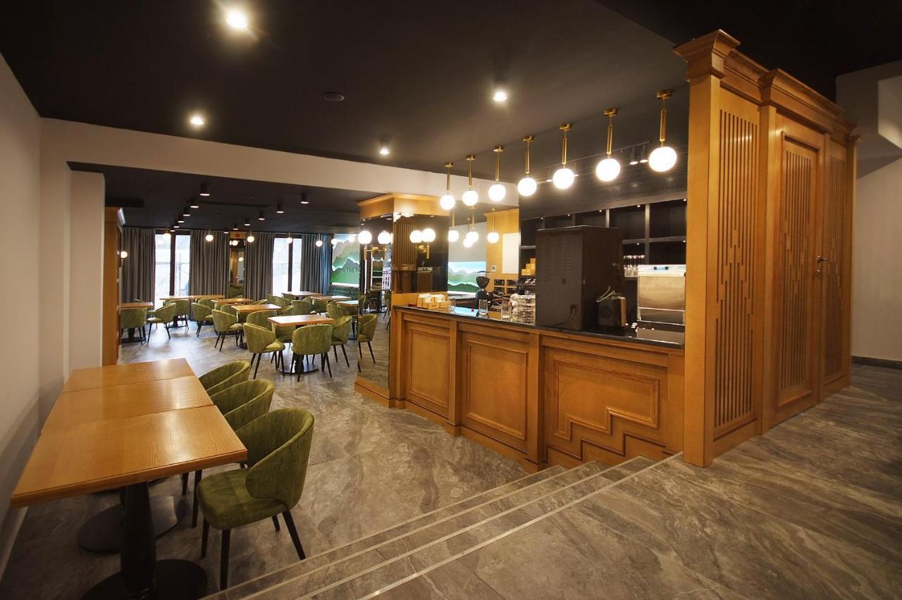 Complex Panoramic Hotel สลานิก-มอลโดวา ภายนอก รูปภาพ