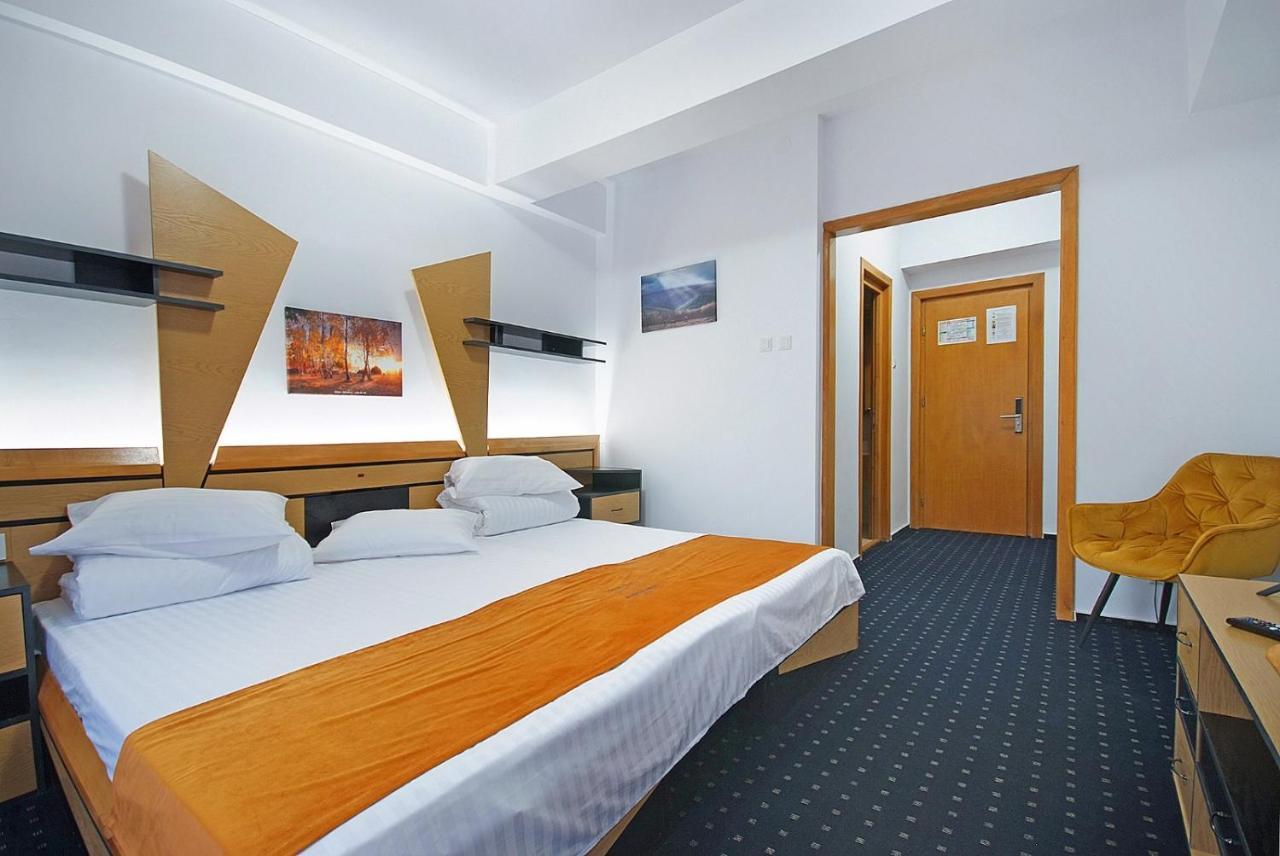 Complex Panoramic Hotel สลานิก-มอลโดวา ภายนอก รูปภาพ