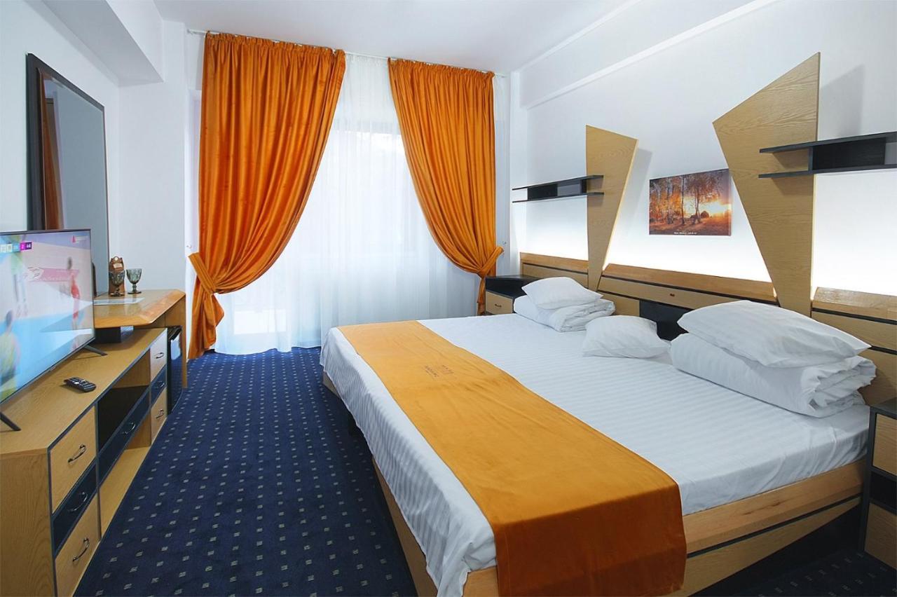 Complex Panoramic Hotel สลานิก-มอลโดวา ภายนอก รูปภาพ